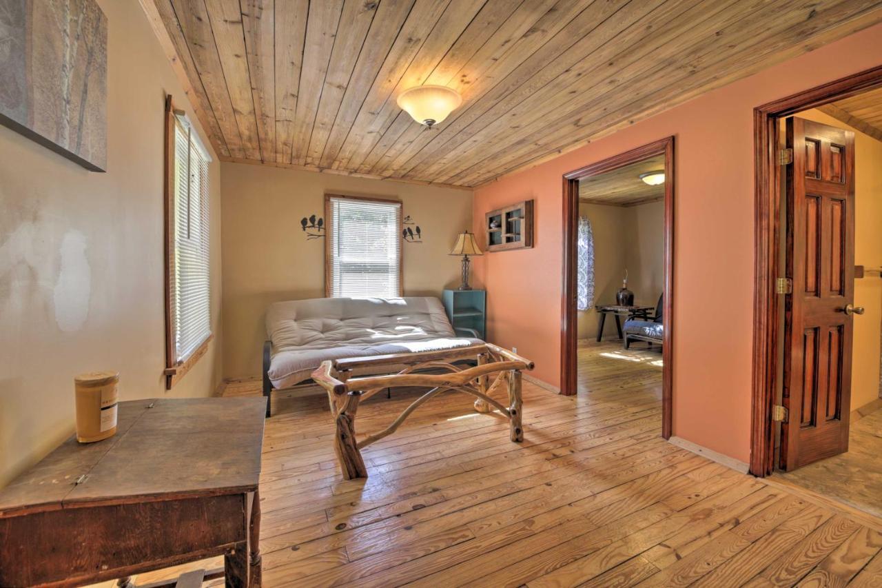 Pet-Friendly Cottage With Fire Pit - 3 Mi To Siu! Carbondale Ngoại thất bức ảnh