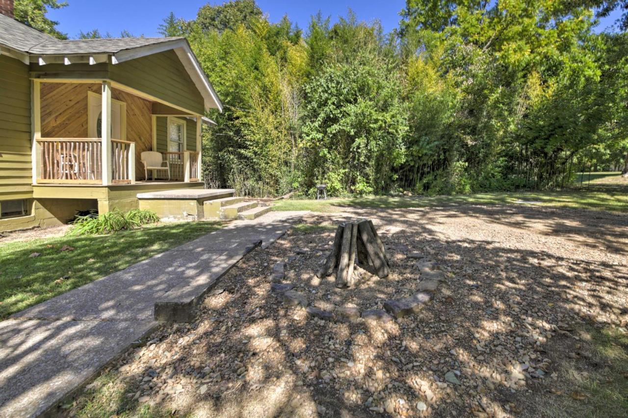 Pet-Friendly Cottage With Fire Pit - 3 Mi To Siu! Carbondale Ngoại thất bức ảnh