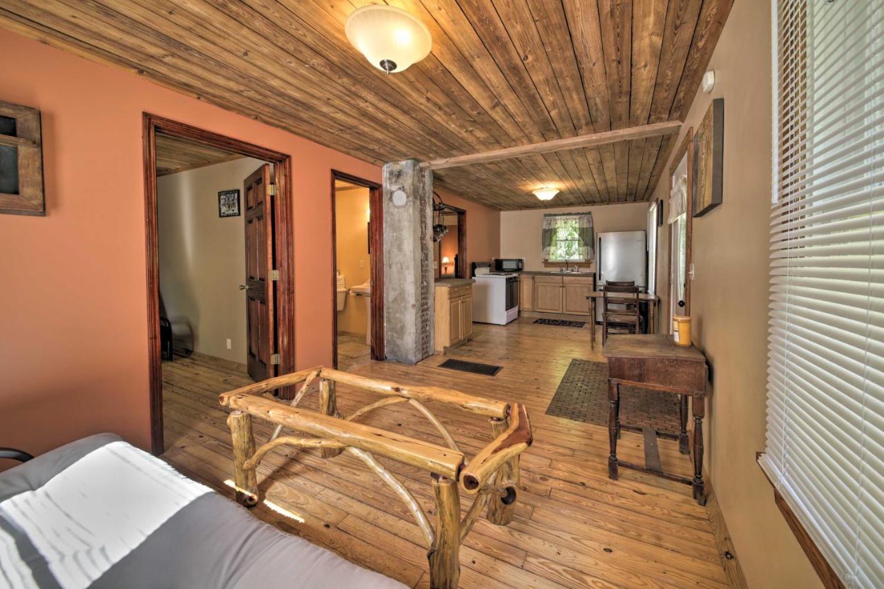 Pet-Friendly Cottage With Fire Pit - 3 Mi To Siu! Carbondale Ngoại thất bức ảnh